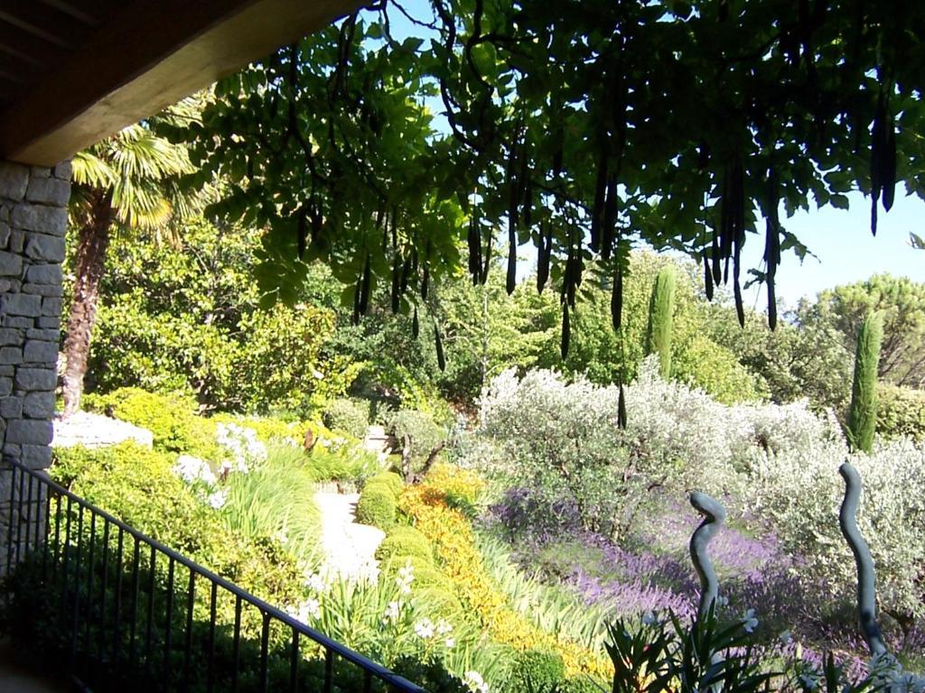 Lou Granos Bed and Breakfast Gordes Exterior foto