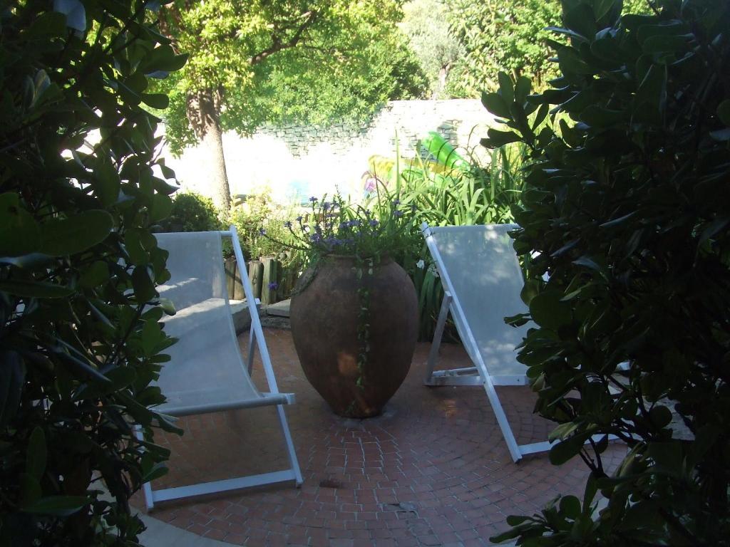 Lou Granos Bed and Breakfast Gordes Exterior foto