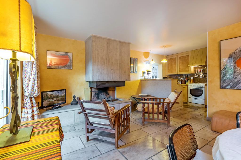 Lou Granos Bed and Breakfast Gordes Exterior foto